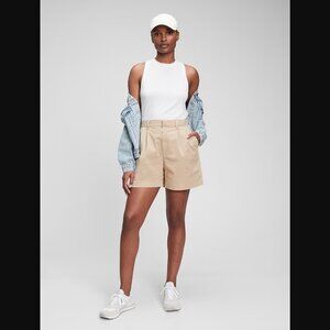 NWT Gap High Rise Pleated Khaki Shorts with Washwell in Wicker Beige